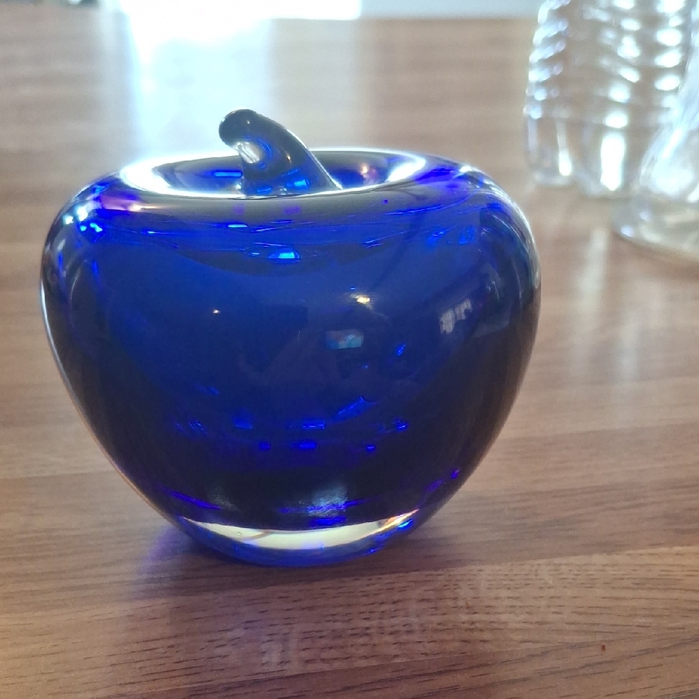 Glass Apple